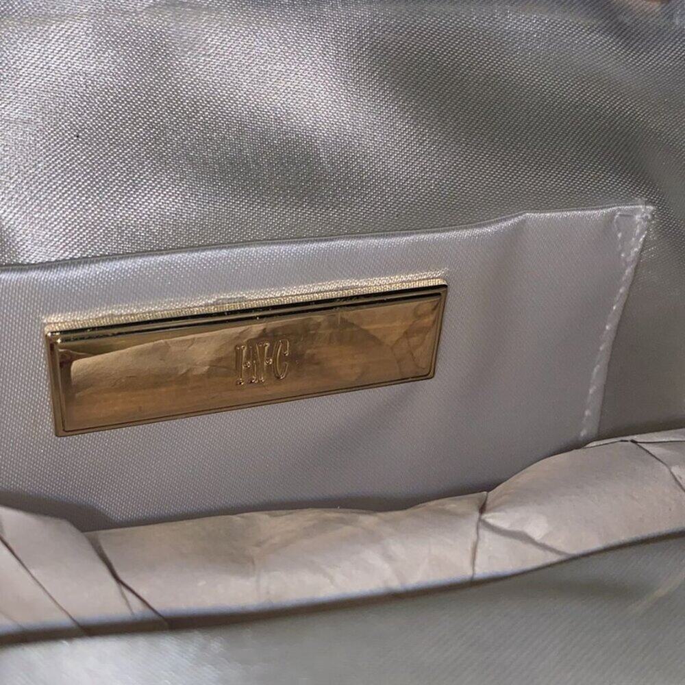 Handbag with Pearls - Picture 10 of 10